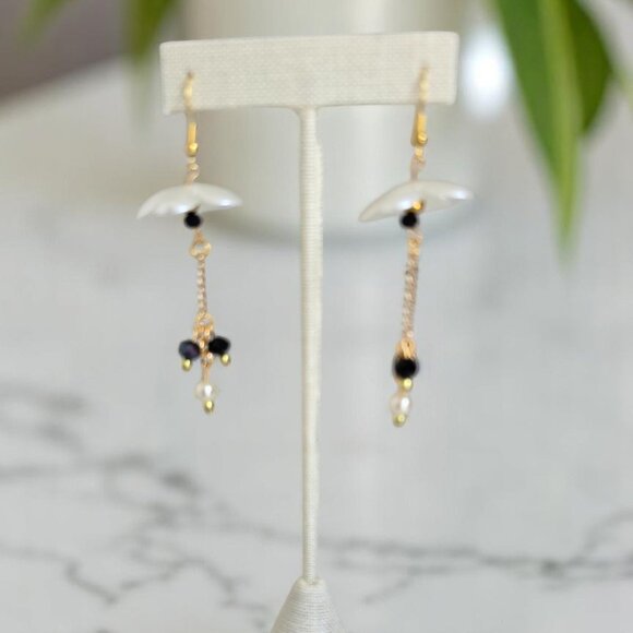 Single White Pearl Flower Petal dangle earring - Picture 1 of 3